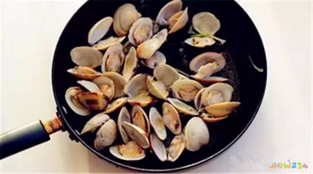 辣炒海丁的家常做法_家常辣炒蚬子肉的做法_辣炒海带丝的家常做法