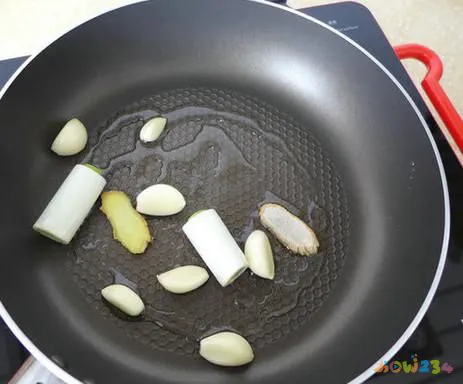 家常辣炒蚬子肉的做法_辣炒海带丝的家常做法_辣炒海丁的家常做法