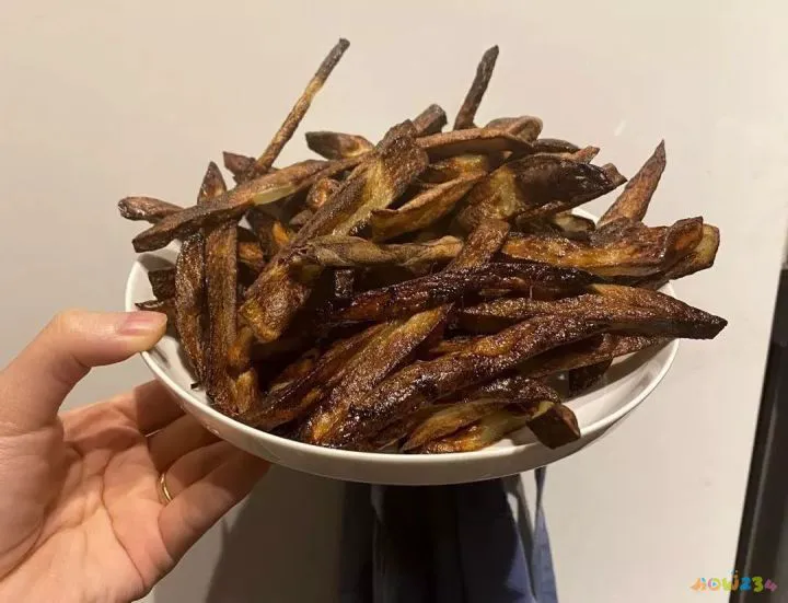 炸薯条的家常做法_如何做薯条家常做法_炸甜红薯条的做法