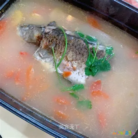 家常炖鲫鱼的家常做法_鲫鱼炖豆腐的家常做法_淋炸鲫鱼的家常做法