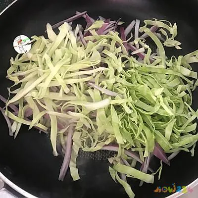 韩式炒家常年糕做法视频_韩式炒家常年糕做法大全_韩式炒年糕的家常做法