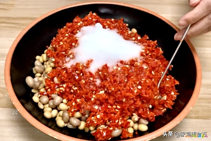 家常自制香辣酱的做法_柿子辣酱的家常做法_牛肉辣酱的家常做法窍门