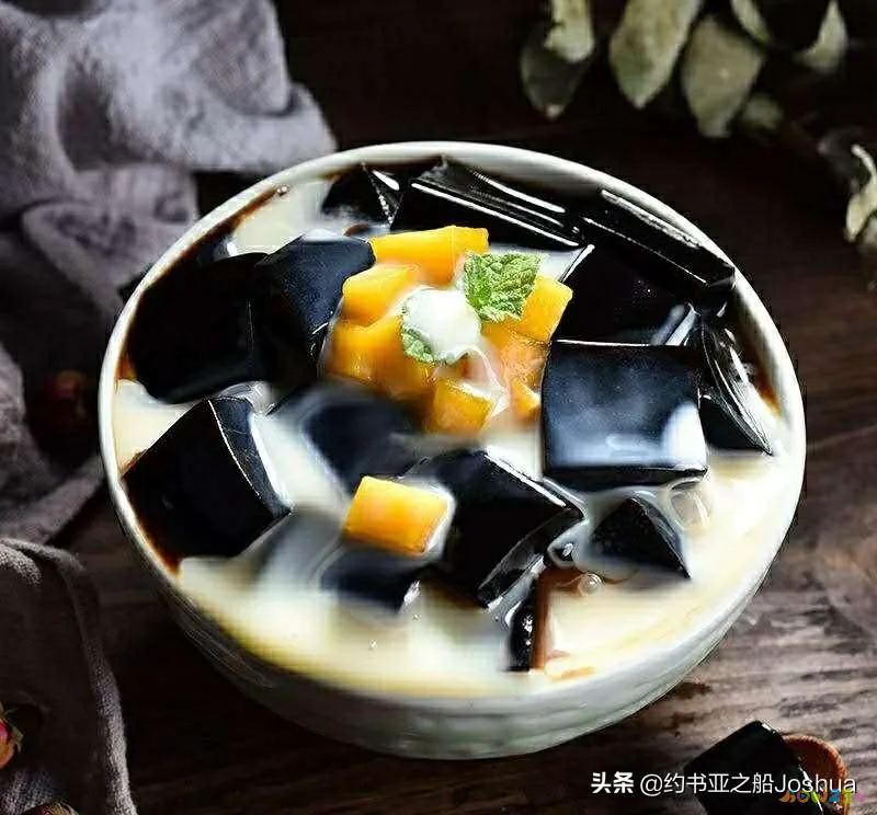 墨鱼卷芹菜的家常做法_干墨鱼炒饭的家常做法_炒墨鱼的家常做法