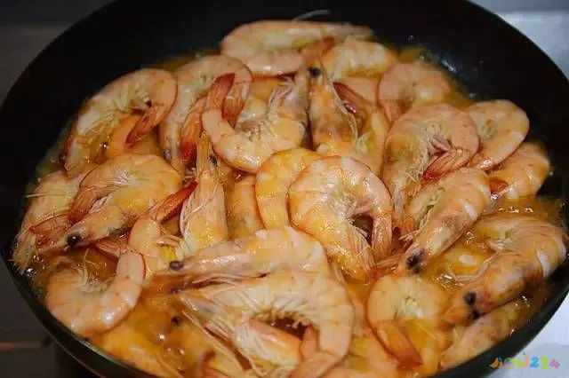 干锅香辣虾的家常做法_家常干锅虾的做法_家常干锅虾鸡爪的做法