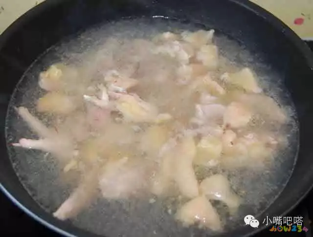 香菇炖鸡家常做法_香菇炖鸡的做法简单又好吃_家常香菇炖鸡的做法大全