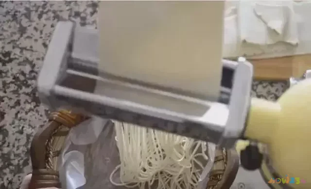 油泼面家常做法_油泼面的家常做法文字_家常版油泼面