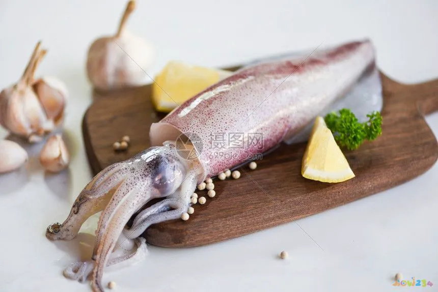 炒墨鱼的家常做法_干墨鱼炒饭的家常做法_墨鱼卷芹菜的家常做法