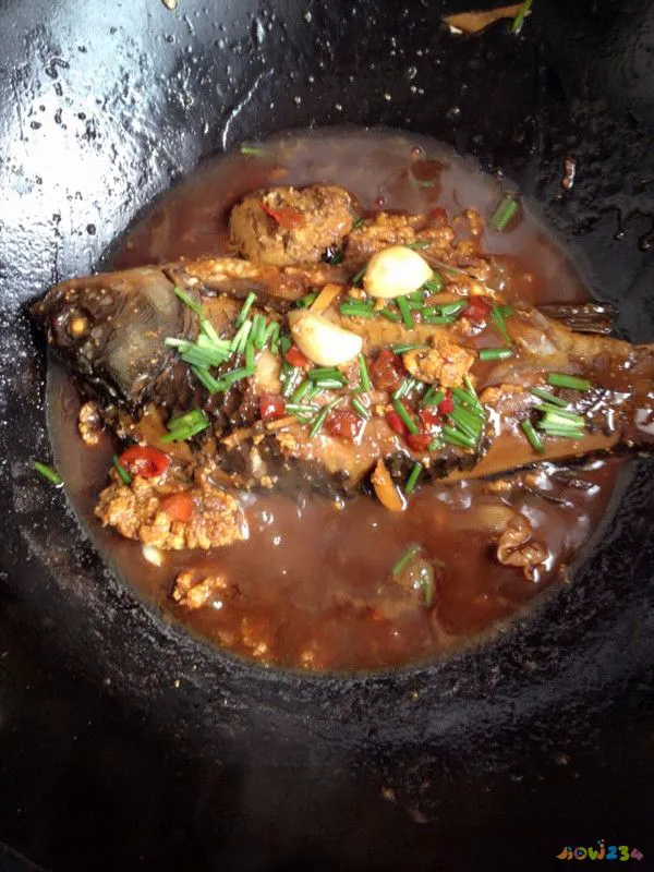 炖小鲫鱼的家常做法_鲫鱼炖粉条家常做法大全_炖鲫鱼的家常做法