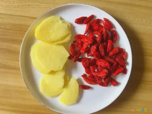 墨鱼汤怎么做好喝_墨鱼汤的做法大全窍门_墨鱼汤的家常做法