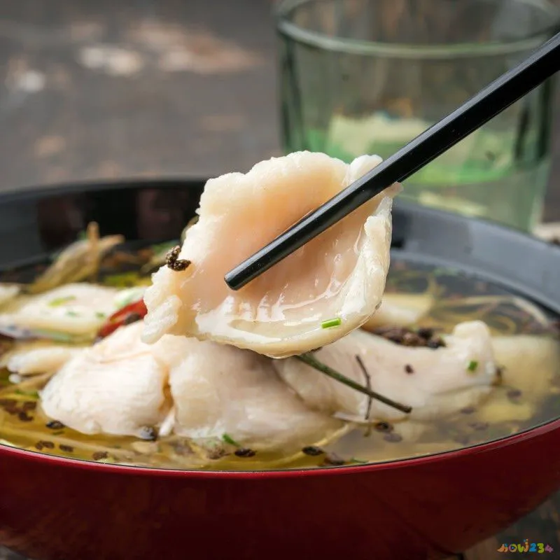 酸菜豆腐鱼汤的做法_酸菜鱼汤的家常做法_酸菜乌鱼汤的做法大全