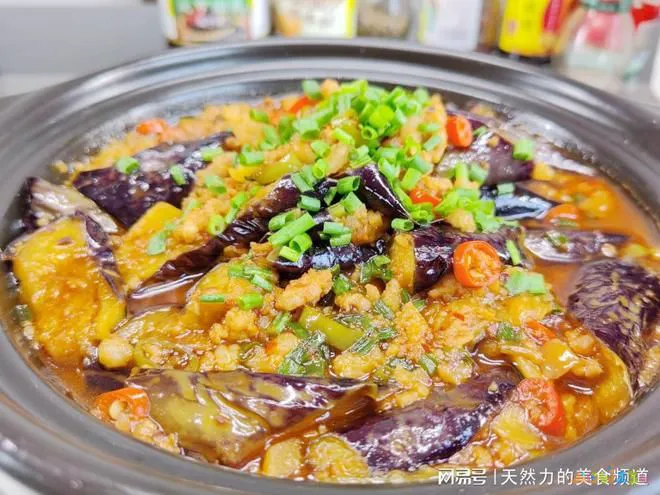 茄子炒肉末的家常做法_蒜香味纸包鱼正宗做法_茄子煲的正宗做法
