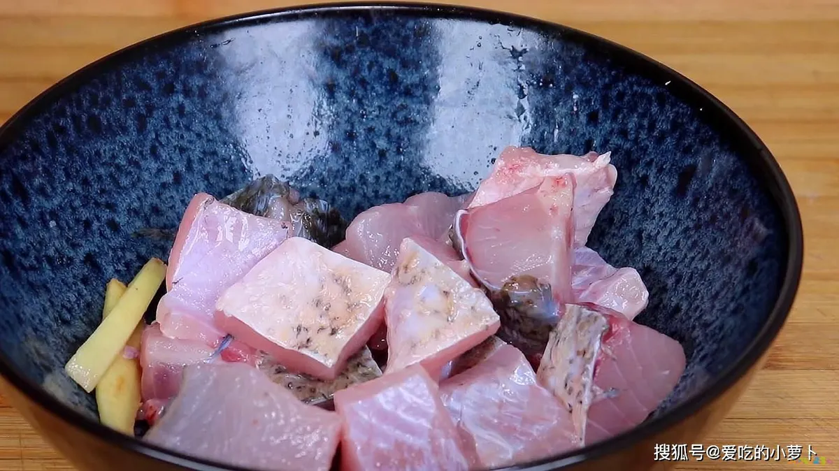 炖豆腐家常做法草鱼窍门_草鱼炖豆腐的家常做法_豆腐炖草鱼的做法视频