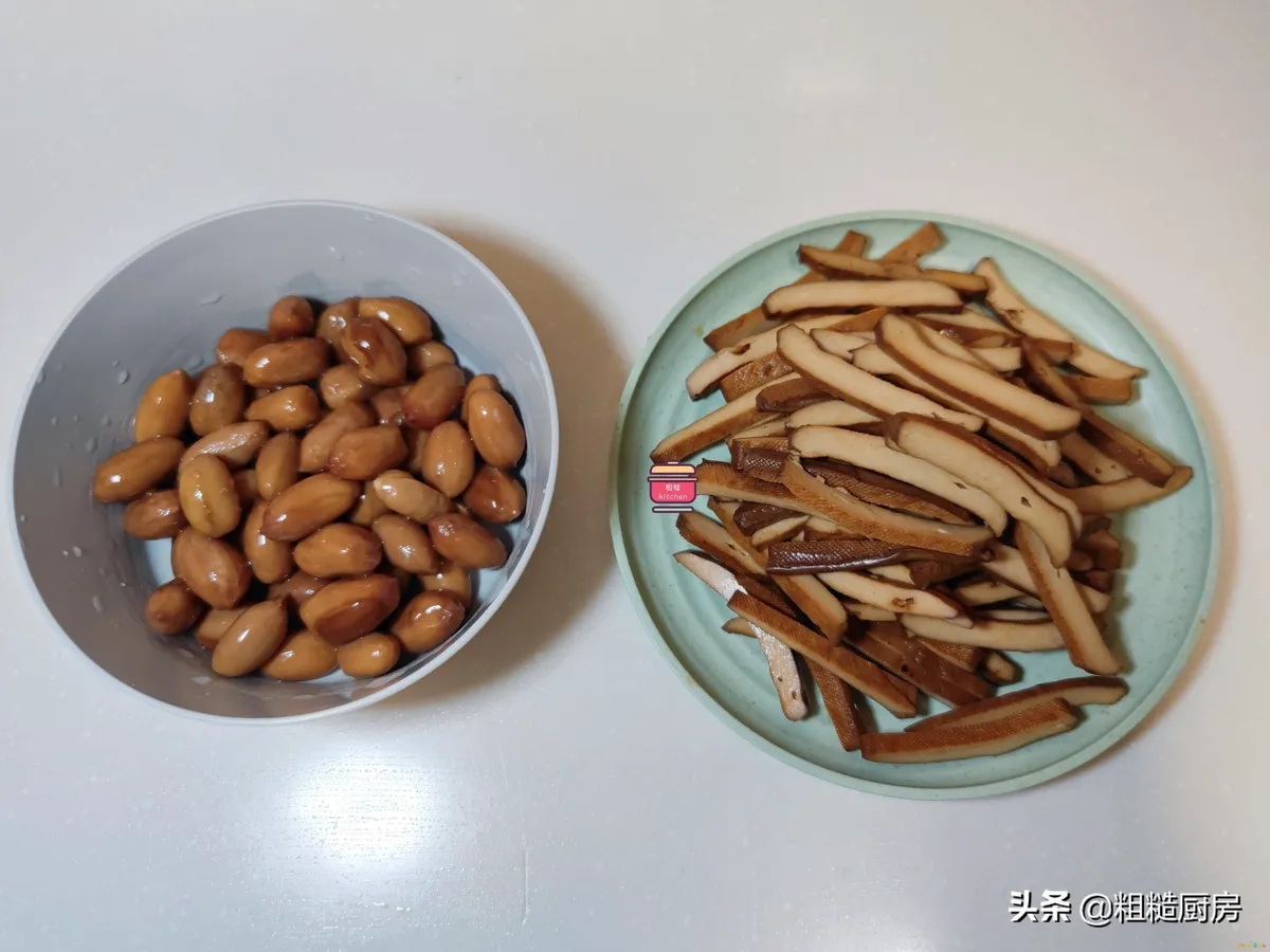 天天饮食十年典藏家常保健菜_降火的家常菜_菜丸子的家常做法炸丸子