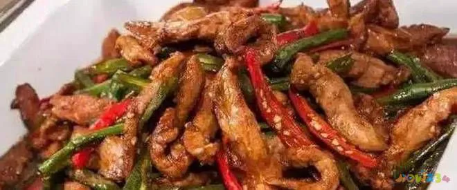 没有辣椒的家常菜_湿热可以吃一点辣椒的菜_辣椒炒肉丝的家常做法