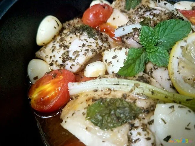 塔吉锅黑椒罗勒鸡腿