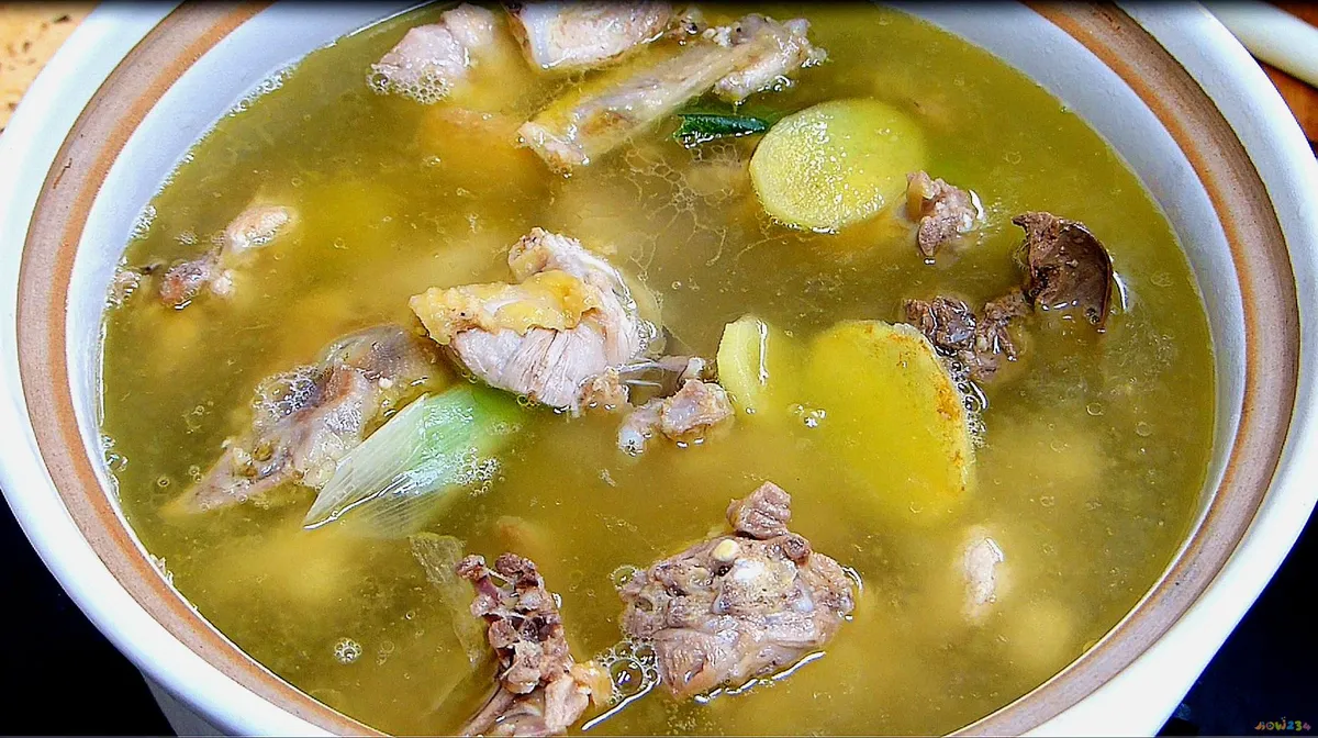 板栗炖鸡腿的家常做法_土豆炖鸡腿的家常做法大全_家常炖鸡