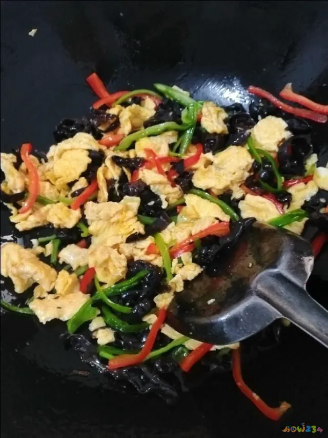 鱼香鸡蛋的家常做法_鸡蛋做鱼的方法_鸡蛋家常做法鱼香肉丝窍门