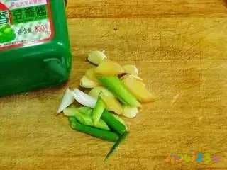 清蒸黄花鱼的家常做法_速冻黄花鱼的家常做法_红烧黄花鱼的家常做法