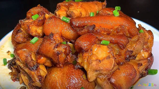 红烧鸡爪家常做法大全_红烧鸡爪家常做法_家常红烧肉的做法拌面的做法