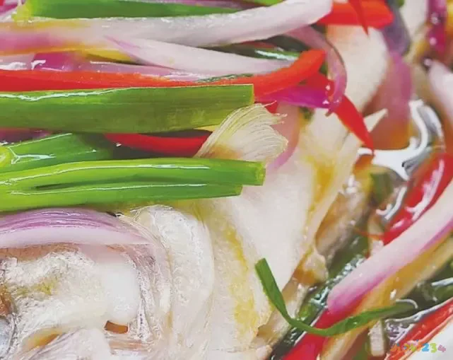 焖黄花鱼的家常做法_黄花鱼的家常做法视频_速冻黄花鱼的家常做法