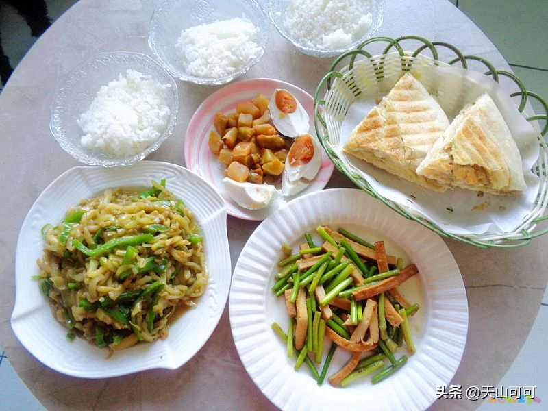 家常晚餐_英国人家常晚餐_家常晚餐图片实拍图片