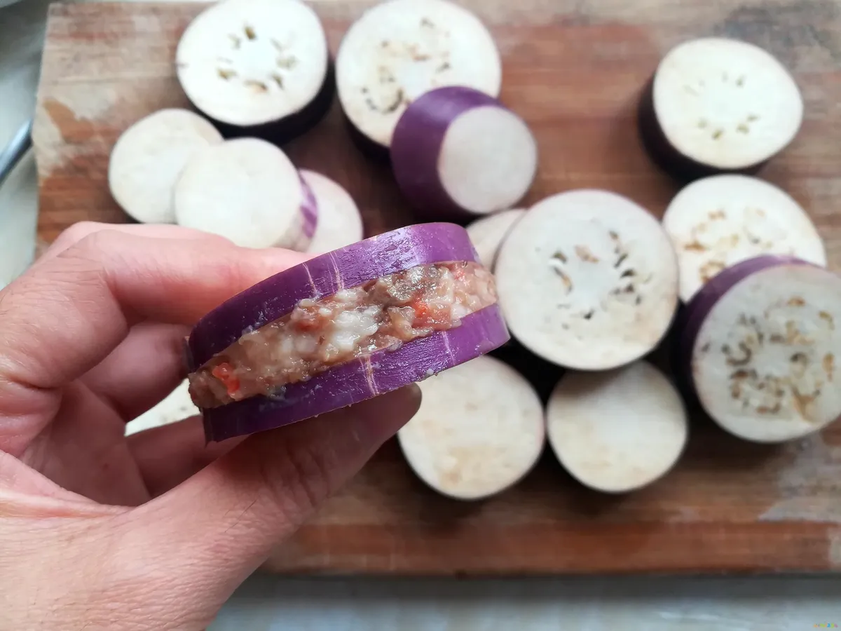 葫萝卜茄盒的家常做法_茄盒的家常做法_素茄盒的家常做法