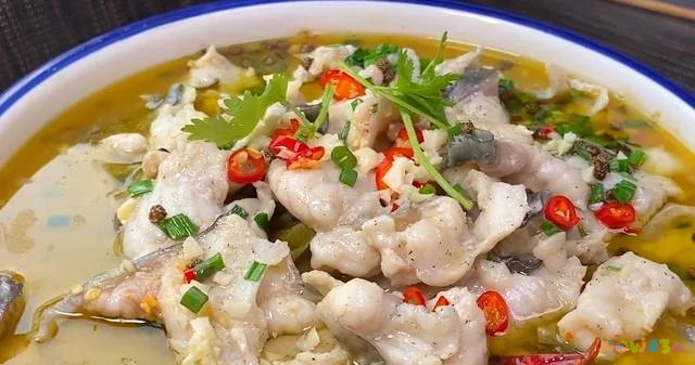 酸菜黑鱼汤的做法_酸菜鱼汤的家常做法_酸菜鲈鱼汤的做法窍门