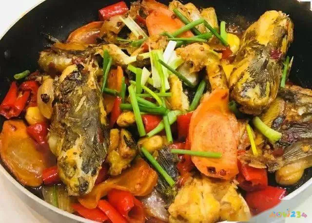 麻辣鱼火锅的家常做法_怎样做麻辣火锅鱼_火锅麻辣家常做法鱼怎么做