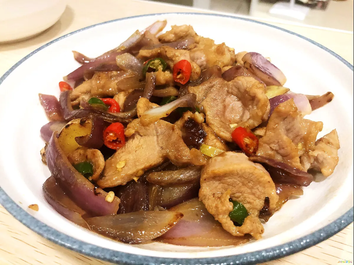 羊肉炒洋葱木耳的做法大全家常做法_家常洋葱炒肉_青椒炒洋葱的做法大全家常