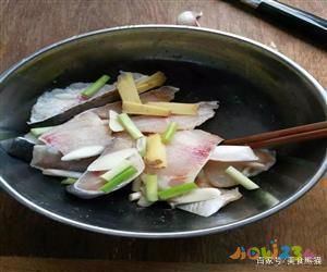 焖黄花鱼的家常做法_黄花鱼的家常做法视频_速冻黄花鱼的家常做法