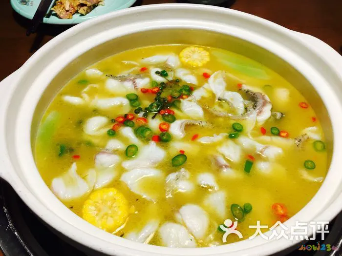 清汤酸菜乌鱼汤的做法_酸菜鱼汤的做法和步骤_酸菜鱼汤的家常做法