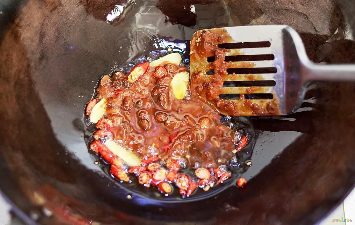 黄辣丁鱼的家常做法_辣炒土豆丝的家常做法_辣炒海丁的家常做法