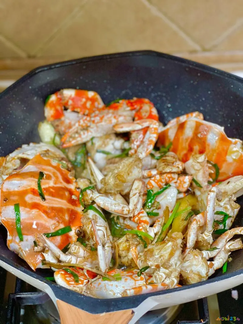 螃蟹炒好吃_螃蟹炒法大全带图解_家常炒螃蟹