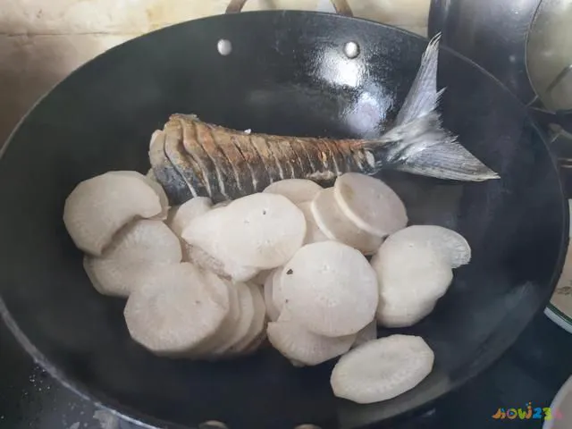 家常炖海杂鱼_鱼杂炖豆腐的做法_鱼炖茄子的家常做法