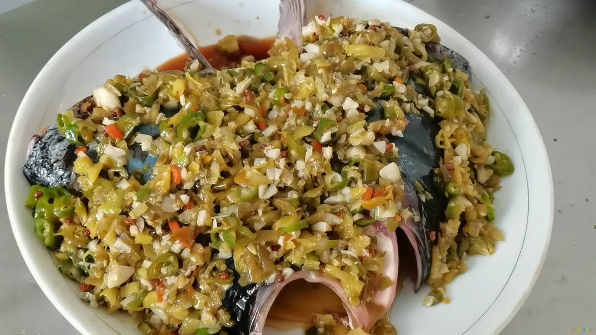 鱼头的做法剁椒鱼头的做法_剁椒鱼头的家常做法_鱼头剁椒鱼头