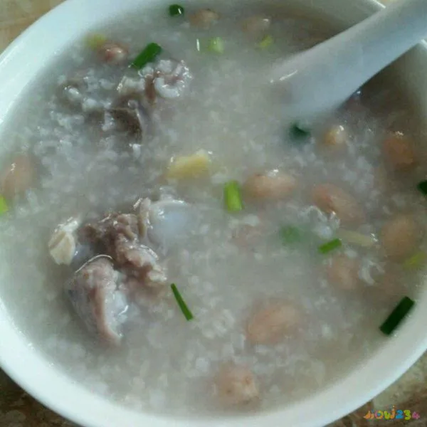 懒人三文鱼骨汤的做法_鱼骨汤的家常做法_鱼骨汤的做法