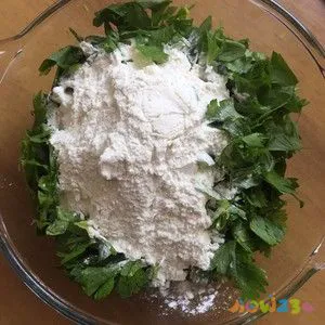 芹菜炒肉家常做法大全_芹菜叶的做法大全家常_素炒芹菜的家常做法