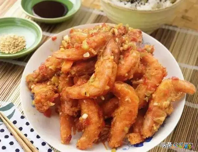 香辣干锅排骨虾家常_一品渝香干锅辣鸭头做法_干锅香辣虾的家常做法