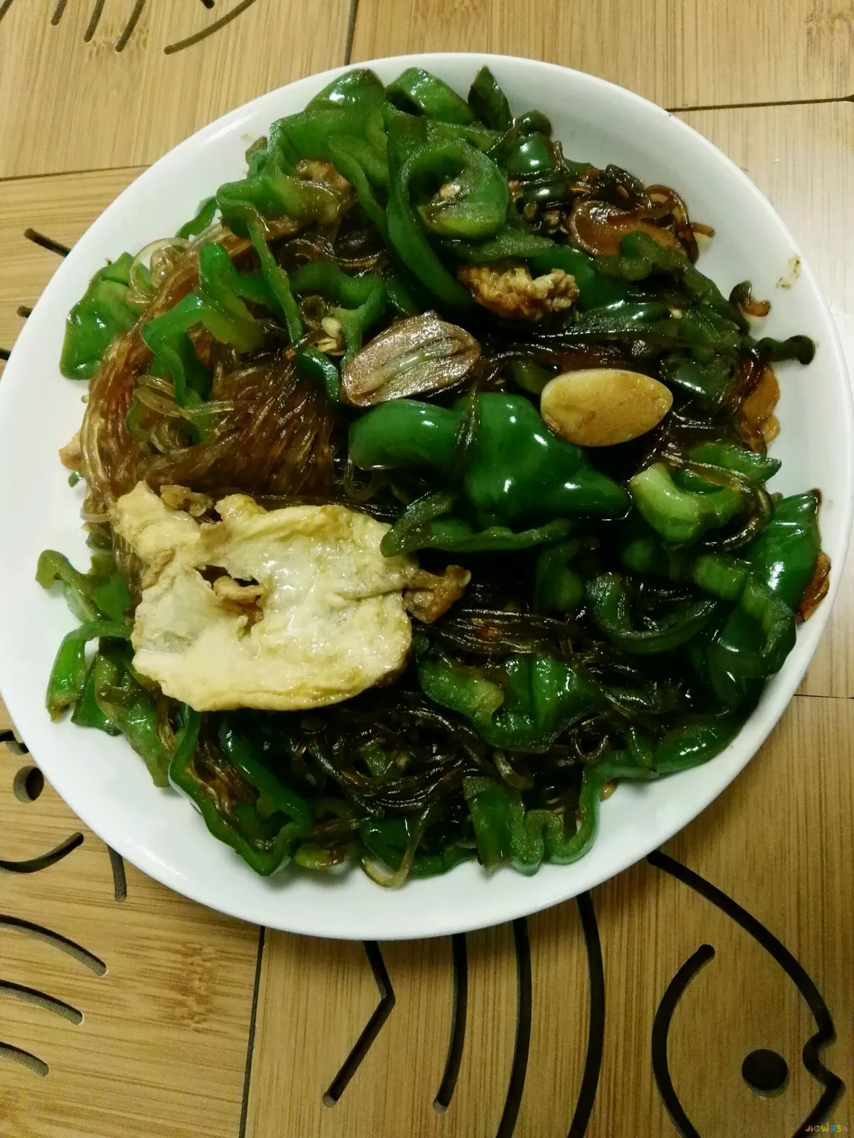 鸡肉炖粉条家常做法_东北鸡肉炖粉条的做法_土豆鸡肉炖粉条的做法