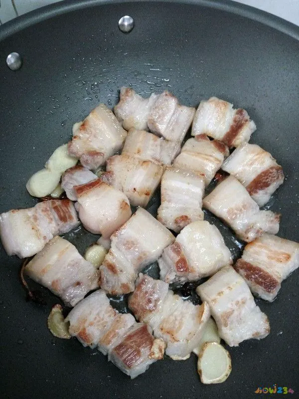 后肘肉的做法家常_肉炒杏鲍菇的家常做法_肘子买前肘还是后肘