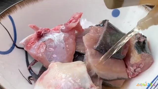 酸菜黑鱼汤的做法_酸菜鱼汤的家常做法_酸菜鲈鱼汤的做法窍门