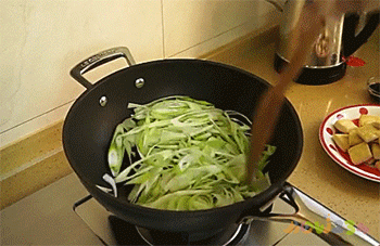 家常野笋小炒肉的做法_木须肉笋家常做法大全_家常油焖笋的做法