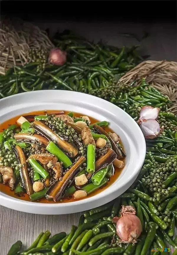 年糕烧鸭制作方法_板鸭烧年糕家常做法_年糕烧板鸭的做法大全窍门