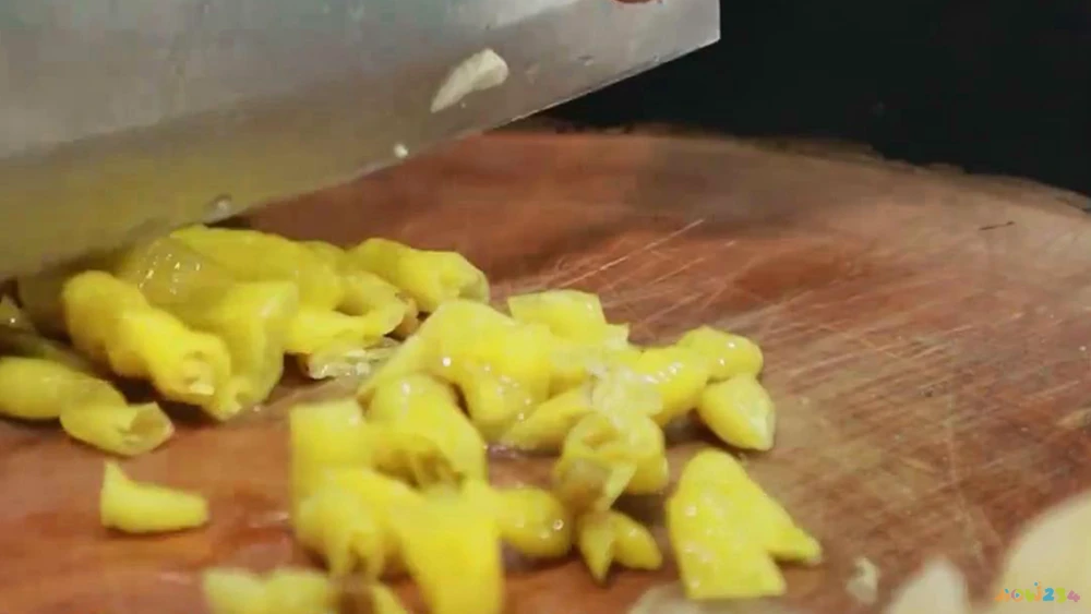 番茄黑鱼酸菜鱼的做法大全家常做法视频_酸菜炖鸡肝的做法大全家常_酸菜汤的做法大全家常