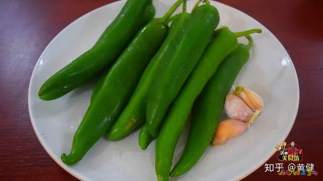 蟹的做法家常爽口萝卜的做法_青椒炒鱿鱼的家常做法_青椒胡萝卜家常做法