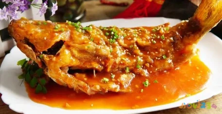 清蒸草鱼家常做法_清蒸鲈鱼的家常做法_清蒸草鱼的家常做法