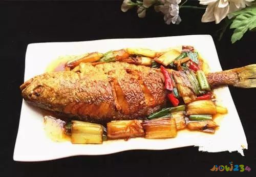 焖黄花鱼的家常做法_速冻黄花鱼的家常做法_黄花鱼的家常做法视频