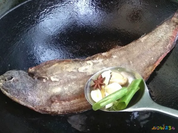 家常鲫鱼的做法最正宗的做法_家常鲫鱼做法_家常鲫鱼