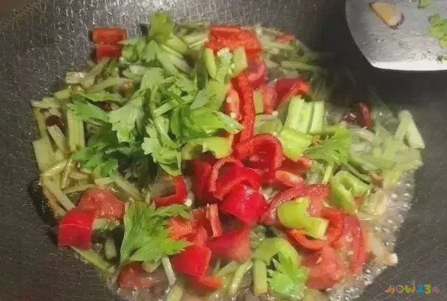 碎肉拌面的家常做法_脑浊乐队 碎肉拌面 吉他谱_兰州菜拌面的家常做法