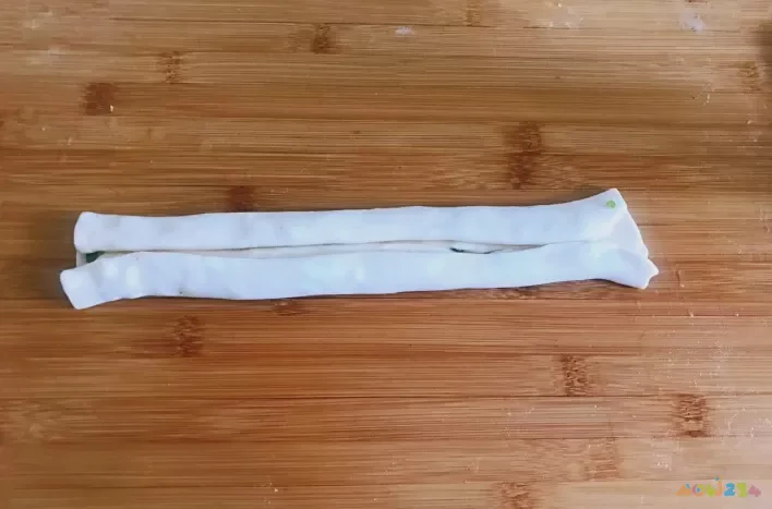 葱油手撕饼_家常葱油饼_葱油花卷的家常做法